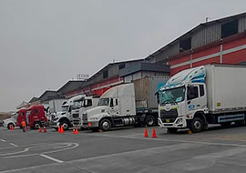 world logistics transportando carga liviana y pesada